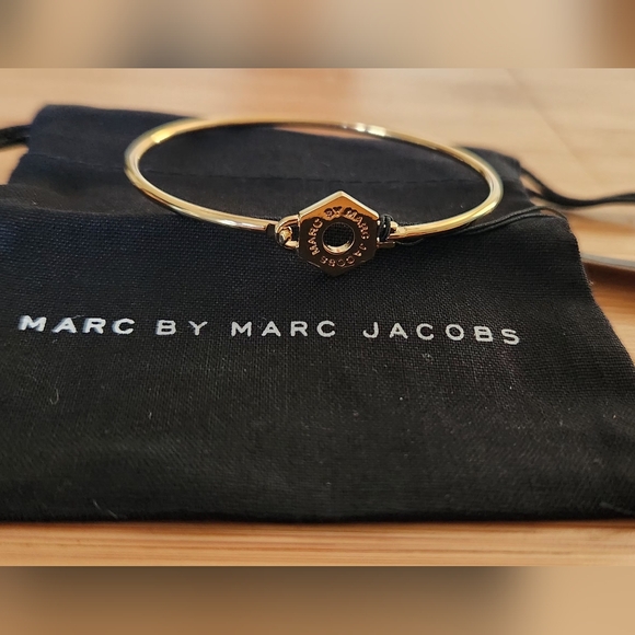NWT Marc Jacobs Gold Tone Bracelet - Picture 2 of 7